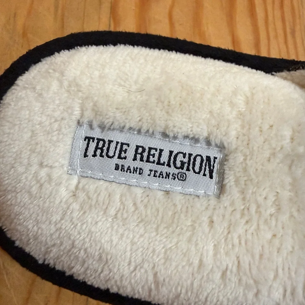 NWOT True Religion Gray Red Slippers Men 9-10‎